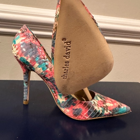 Charles David Blossom Print Leather Emboss Multi Colored - Picture 4 of 6